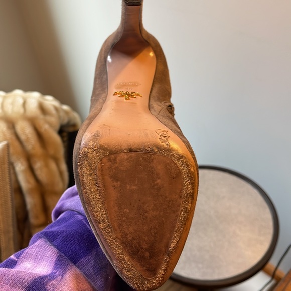 Stunning Prada suede platform boots. Only worn 4x. Size 40 - Picture 8 of 10